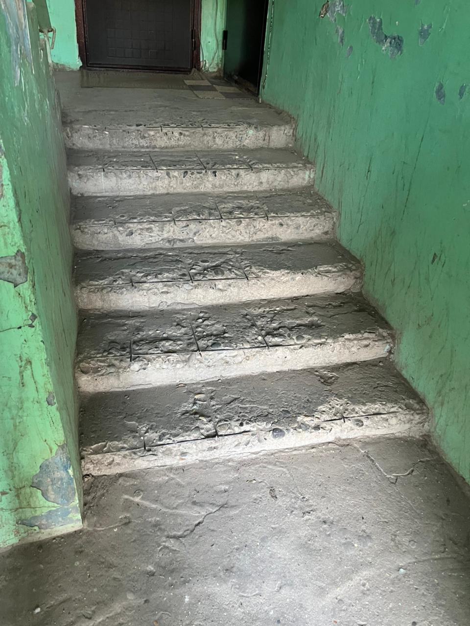 ГЖИ РД выявила серьезные нарушения в содержании МКД и благоустройстве дворовой территории в Махачкале